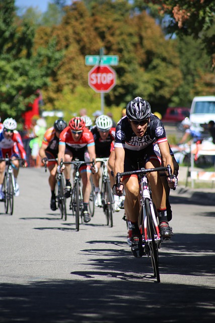 內部信任崩 內部信任崩